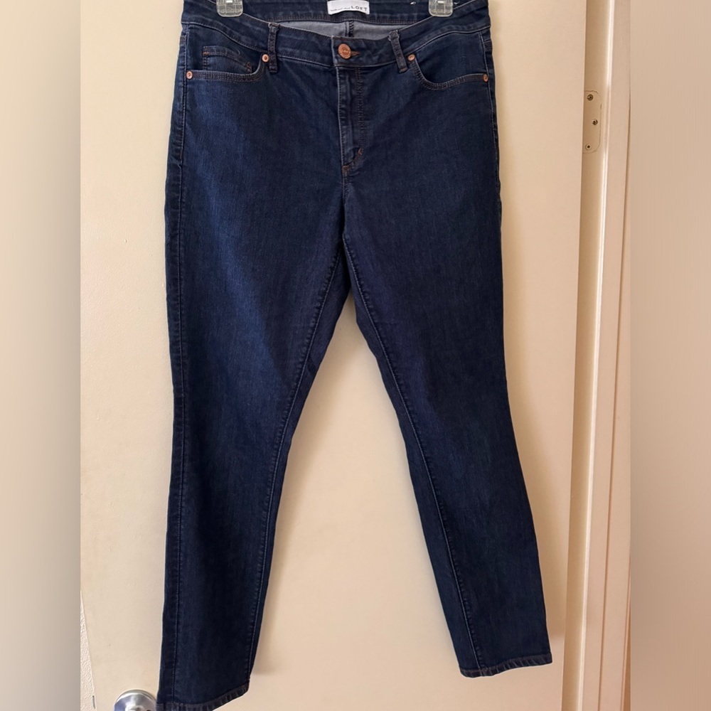 LOFT Curvy Skinny Women’s Blue Jeans. Five Pocket Zip Up. Size 8/29